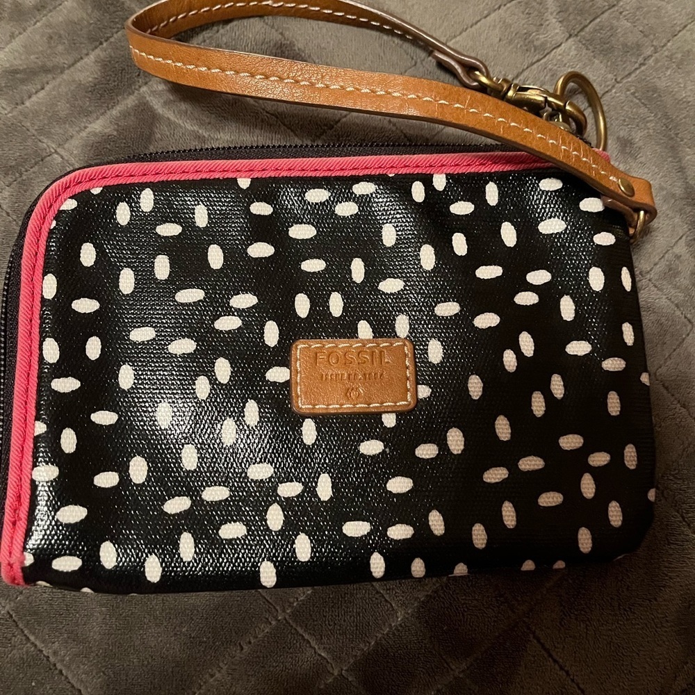 EUC Fossil wristlet